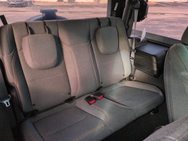 Used 2025 Jeep Wrangler Sport AWD/4WD image 14
