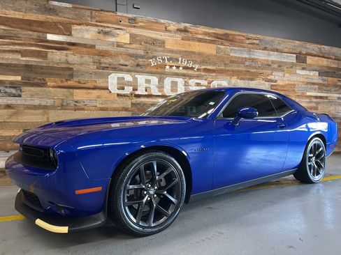 Used 2022 Dodge Challenger R/T w/ Blacktop Package image 16