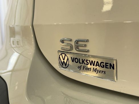 New 2026 Volkswagen Taos SE image 35