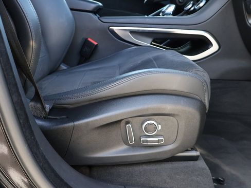 Used 2022 Jaguar F-PACE SVR image 11