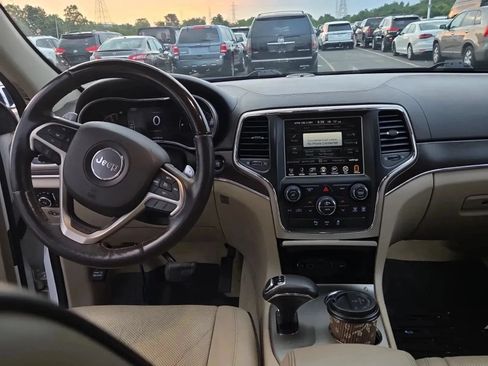Used 2015 Jeep Grand Cherokee Overland AWD/4WD image 7