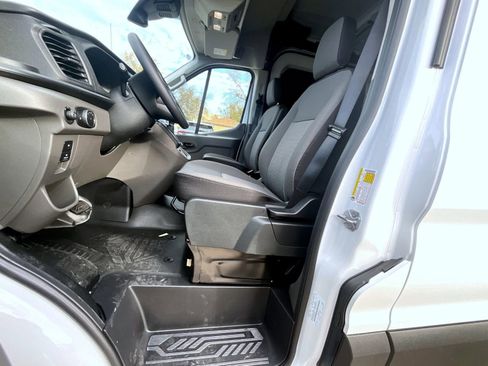 New 2026 Ford Transit 250 148 Medium Roof w/ Load Area Protection Package RWD image 10