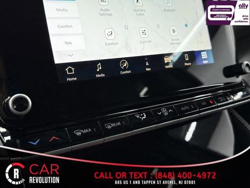 Used 2023 Jeep Wagoneer L Series II image 39