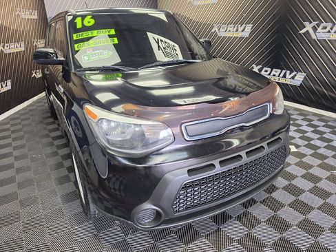 Used 2016 Kia Soul FWD image 4
