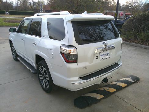 Used 2024 Toyota 4Runner Limited image 9