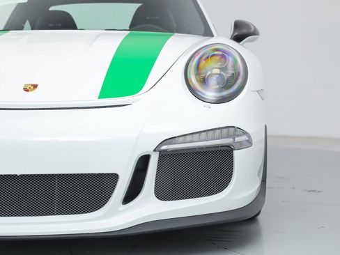 Used 2016 Porsche 911 R image 9