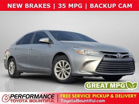 Used 2015 Toyota Camry LE image 1