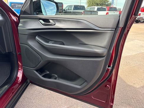 New 2025 Jeep Grand Cherokee Altitude RWD image 25