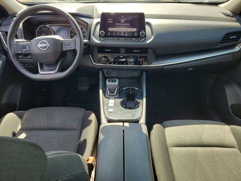 Used 2025 Nissan Rogue SV image 12