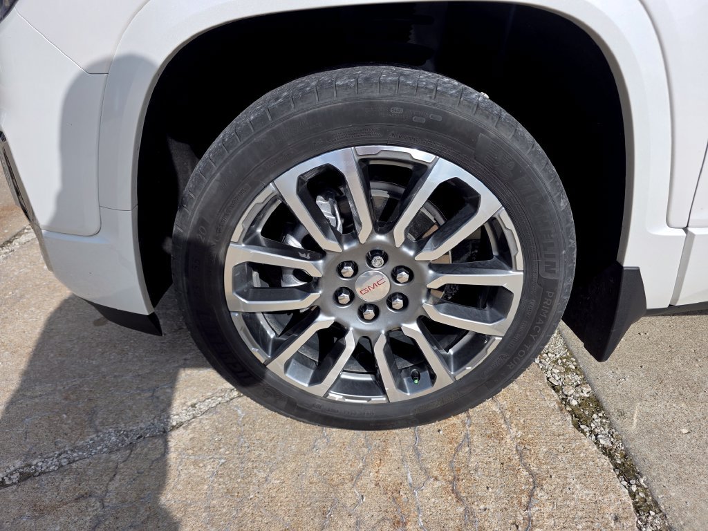 Used 2021 GMC Acadia Denali w/ Denali Ultimate Package AWD/4WD image 5