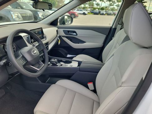 New 2026 Nissan Rogue SV FWD image 9