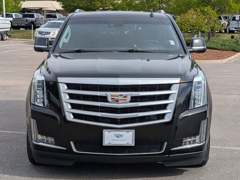 Used 2019 Cadillac Escalade ESV Premium Luxury AWD/4WD image 7