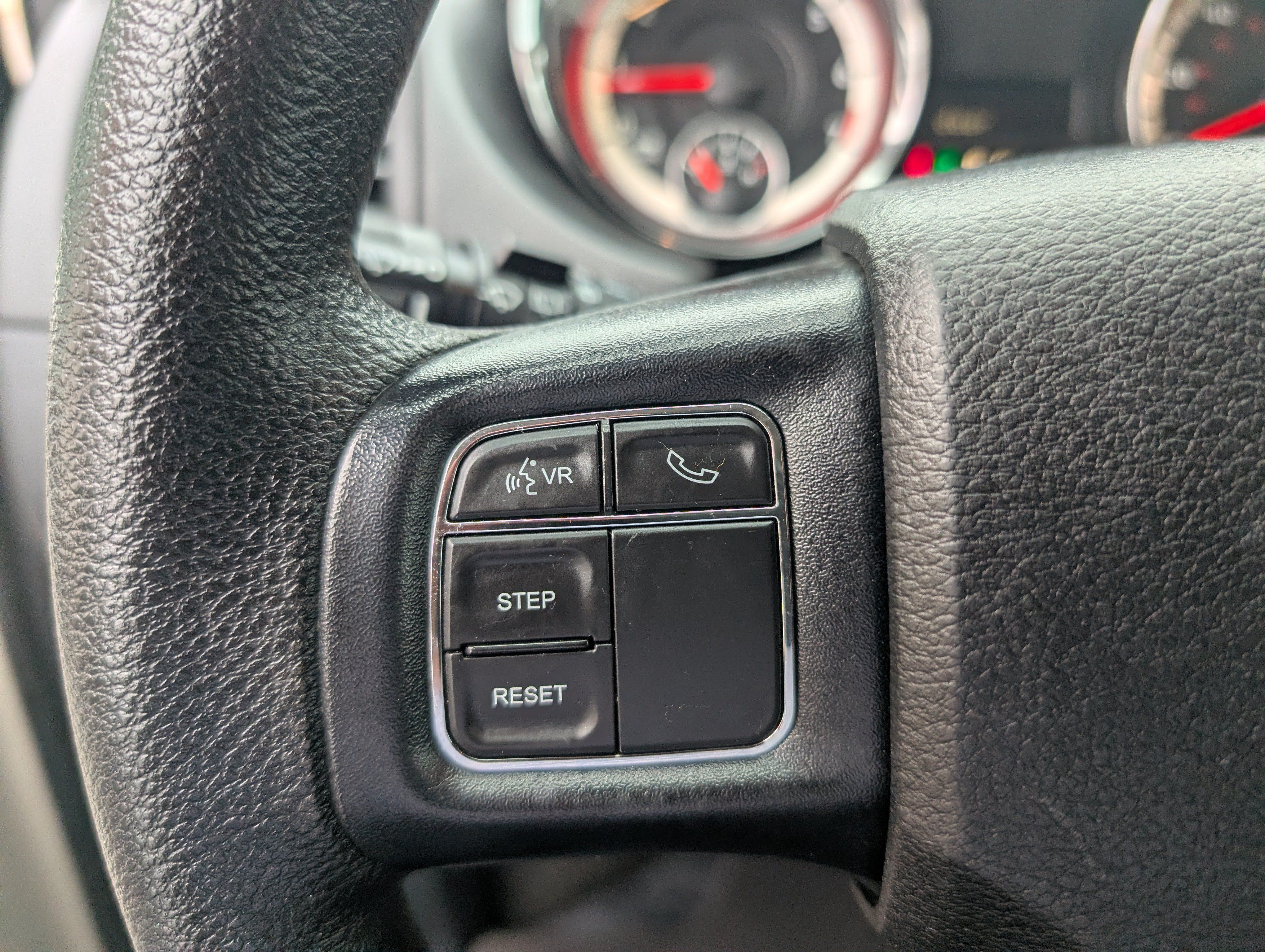 Used 2018 Dodge Grand Caravan SE w/ UConnect Hands-Free Group FWD image 16