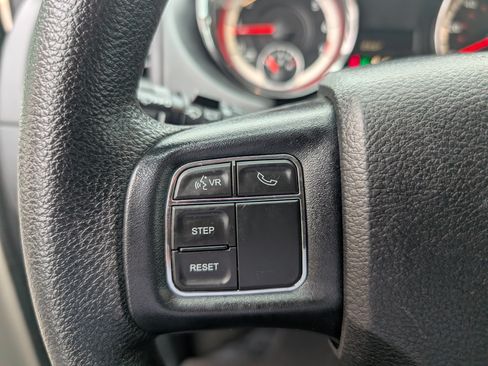 Used 2018 Dodge Grand Caravan SE w/ UConnect Hands-Free Group FWD image 16