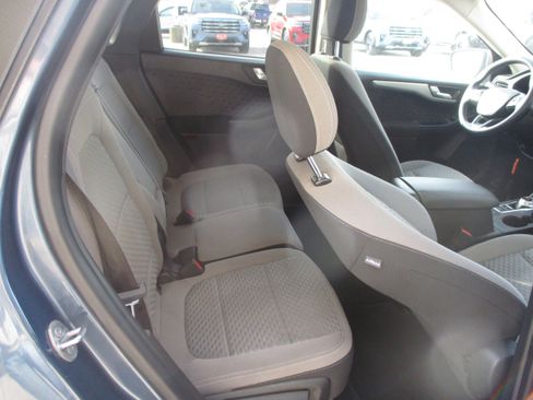 Used 2020 Ford Escape SE image 9