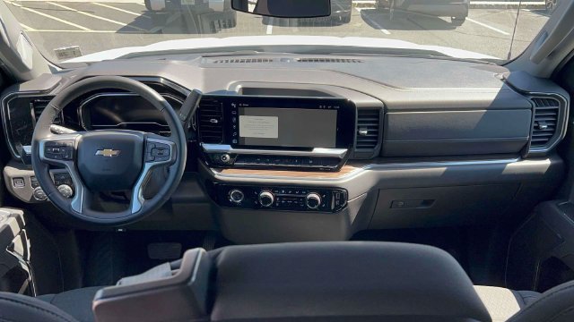 Used 2023 Chevrolet Silverado 1500 LT AWD/4WD image 26