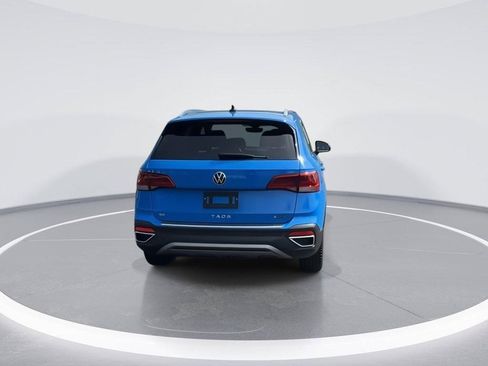 Certified 2023 Volkswagen Taos SE w/ Panoramic Sunroof Package AWD/4WD image 7