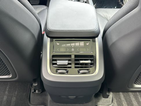 Used 2023 Volvo XC90 B6 Plus AWD/4WD image 29