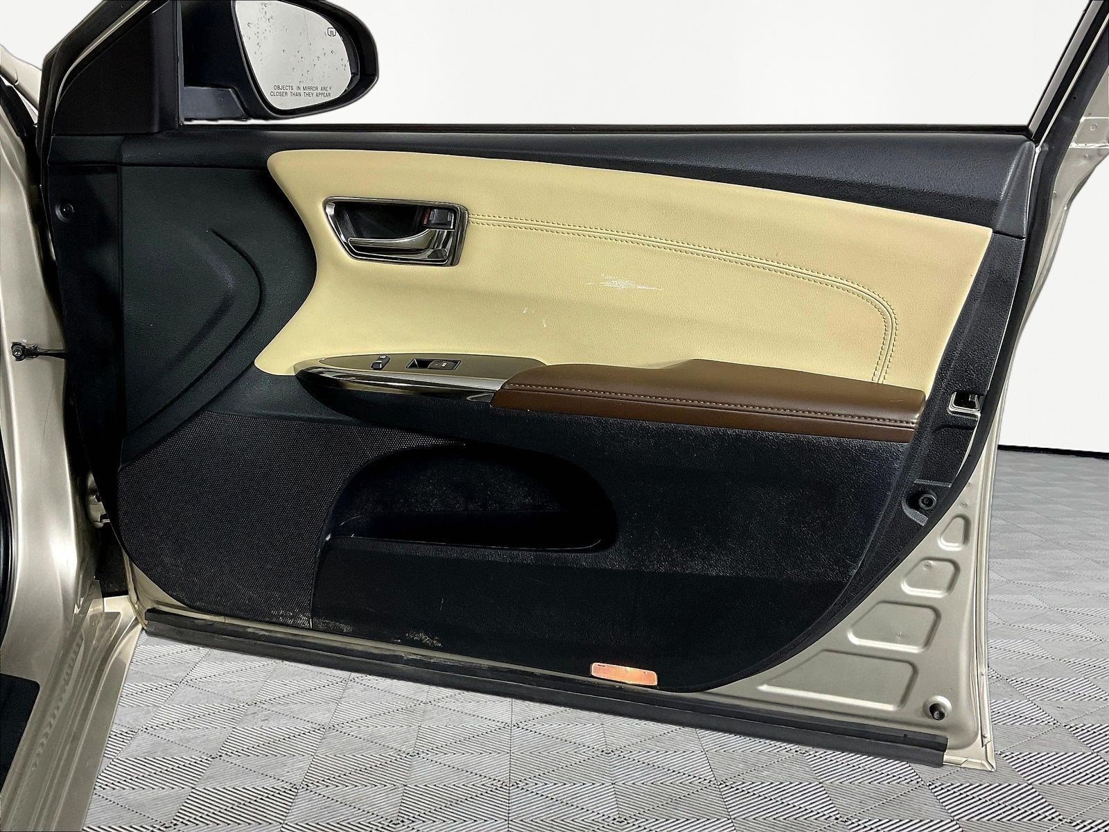Used 2015 Toyota Avalon XLE FWD image 27