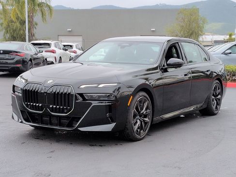 Used 2026 BMW 740i w/ Premium Package RWD image 5
