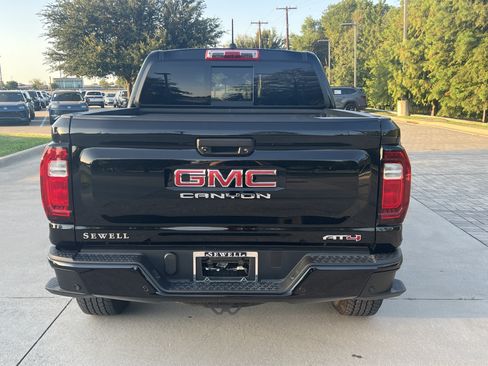 Used 2024 GMC Canyon AT4 w/ Technology Package AWD/4WD image 8