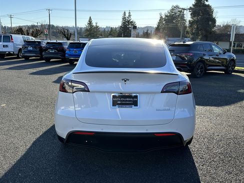 Used 2022 Tesla Model Y Performance image 4