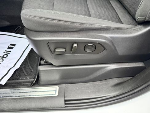 Used 2023 Chevrolet Silverado 1500 LT image 12