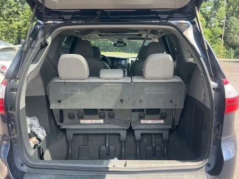 Used 2018 Toyota Sienna XLE Premium AWD/4WD image 32