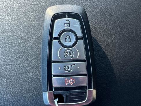 Certified 2022 Ford Explorer XLT w/ Equipment Group 202A image 18