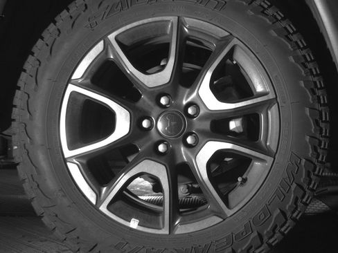Used 2025 Jeep Compass Trailhawk AWD/4WD image 15