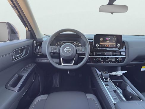 Certified 2025 Nissan Pathfinder SV FWD image 20