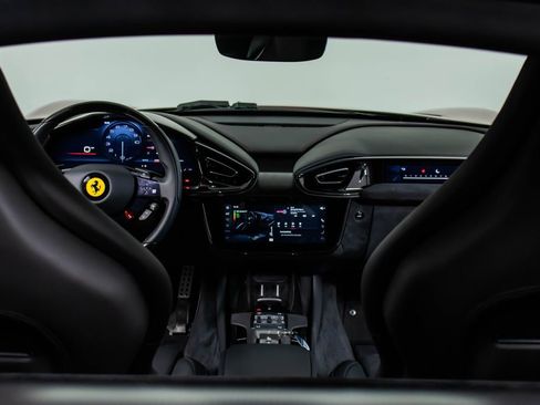 Certified 2025 Ferrari 12Cilindri RWD image 25