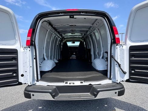 New 2026 GMC Savana 3500 Extended w/ Driver Convenience Package RWD image 24