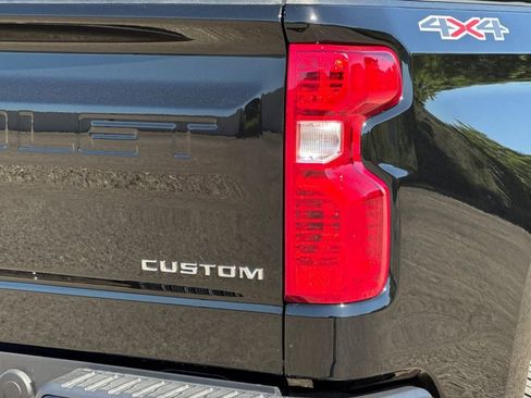 Certified 2025 Chevrolet Silverado 1500 Custom image 32