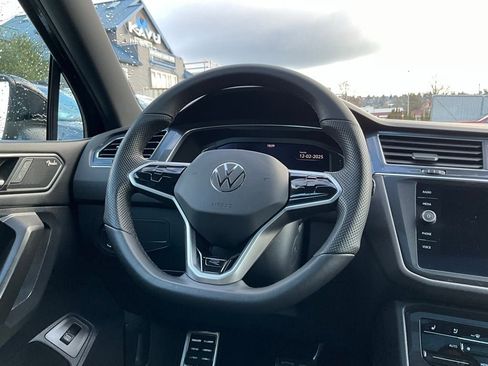 Used 2022 Volkswagen Tiguan SEL R-Line image 20