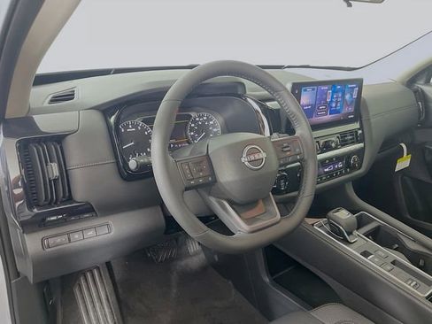 New 2026 Nissan Pathfinder SV image 7