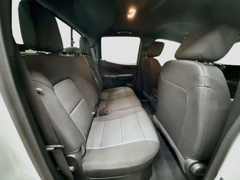 Used 2025 Chevrolet Colorado W/T w/ Advanced Trailering Package AWD/4WD image 28