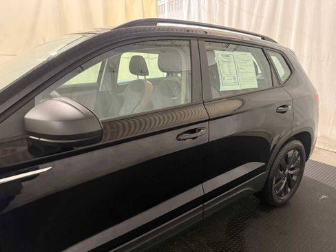 Certified 2022 Volkswagen Taos S image 7