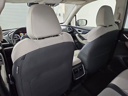 Used 2022 Subaru Forester Premium image 18