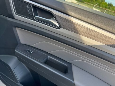 Used 2023 Volkswagen Atlas Cross Sport SE w/ Panoramic Sunroof Package AWD/4WD image 35
