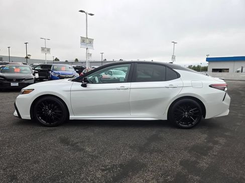 Used 2022 Toyota Camry XSE FWD image 12
