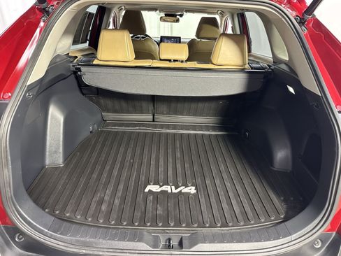 Used 2022 Toyota RAV4 XLE Premium AWD/4WD image 38