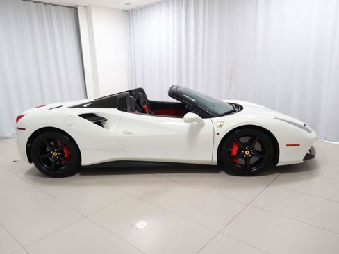 Certified 2018 Ferrari 488 Spider RWD image 8