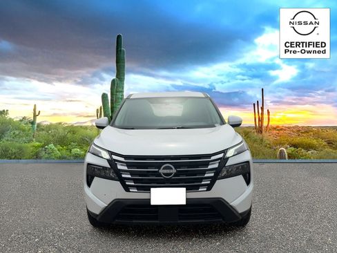 Certified 2025 Nissan Rogue SV FWD image 9