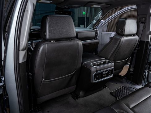 Used 2024 Chevrolet Silverado 2500 LTZ w/ LTZ Convenience Package image 33