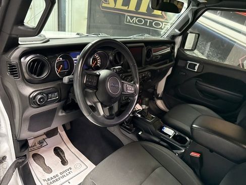 Used 2022 Jeep Wrangler Unlimited Sport image 9