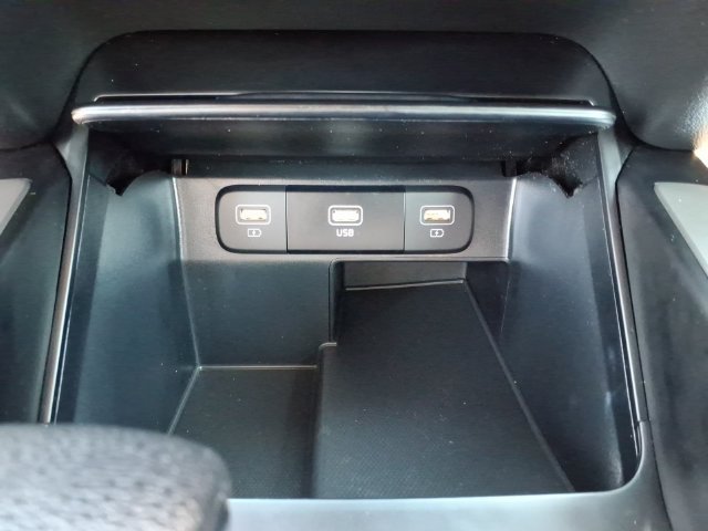 Used 2023 Kia Sorento LX FWD image 10