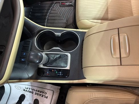 Used 2014 Toyota Highlander Plus image 18