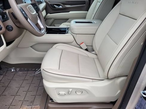 Used 2022 GMC Yukon Denali RWD image 23