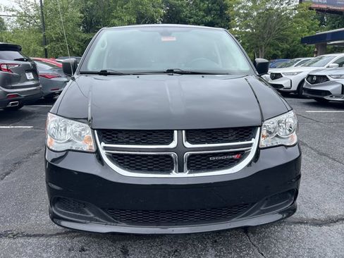 Used 2019 Dodge Grand Caravan SE w/ UConnect Hands-Free Group FWD image 8